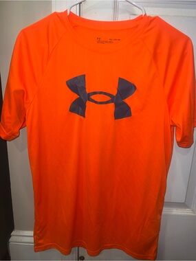 Under Armour t shirt size xl